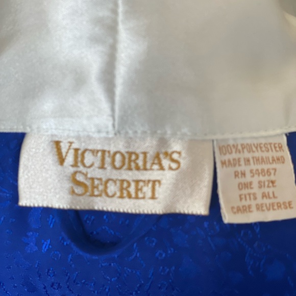 VICTORIAS SECRET VINTAGE GOLD LABEL ROBE - Picture 2 of 8